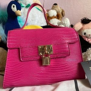 Hot pink y2k barbiecore vibes purse!